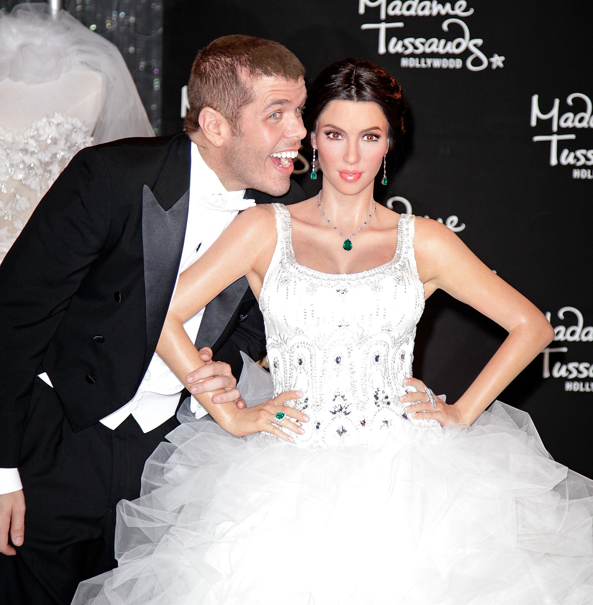 The unveiling of Kim Kardashian s wedding-themed wax figure dress | Picture 62797